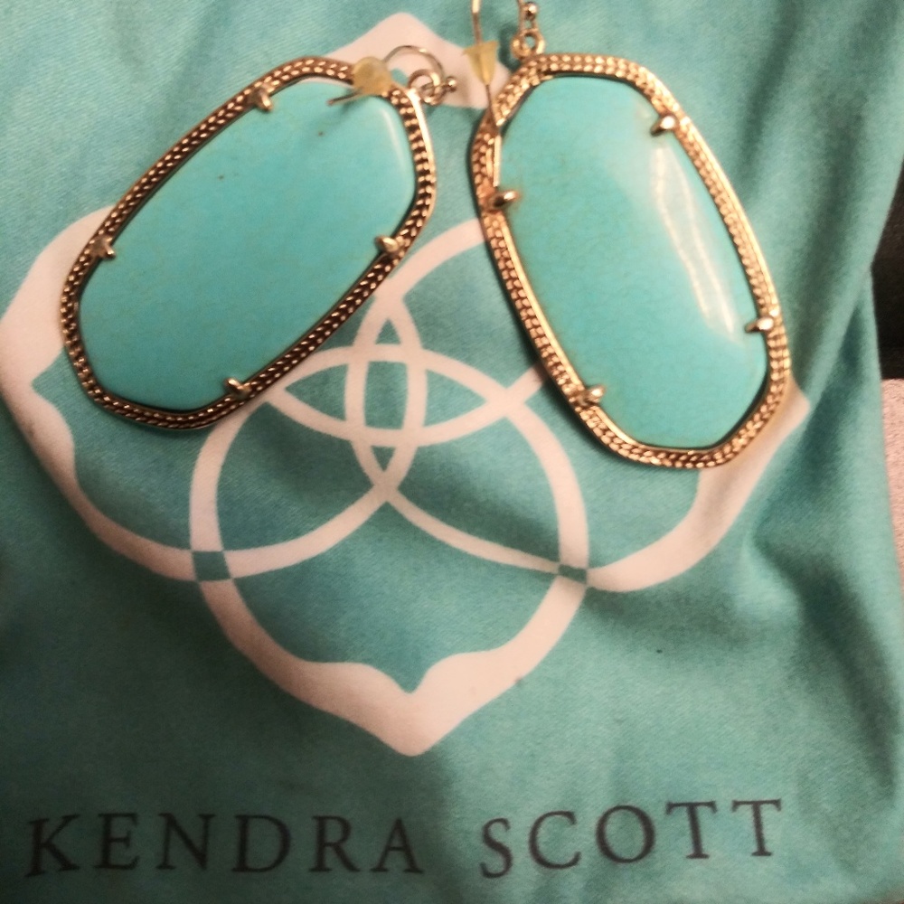 Kendra Scott - Picture 6 of 7